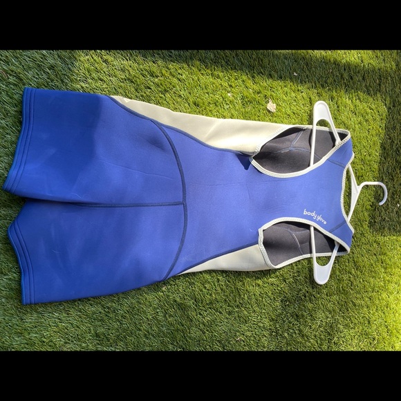 Body glove womens size 5/6 shorty wet suit. - Picture 4 of 5